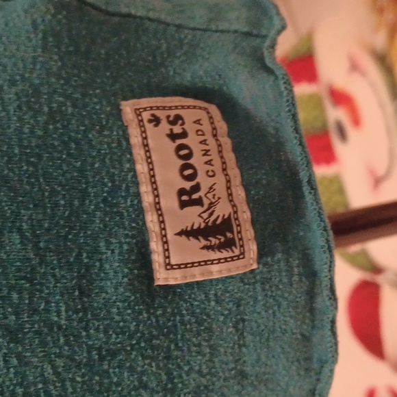 4/$40 Teal Blue Roots Tee - Size XL - Picture 6 of 9
